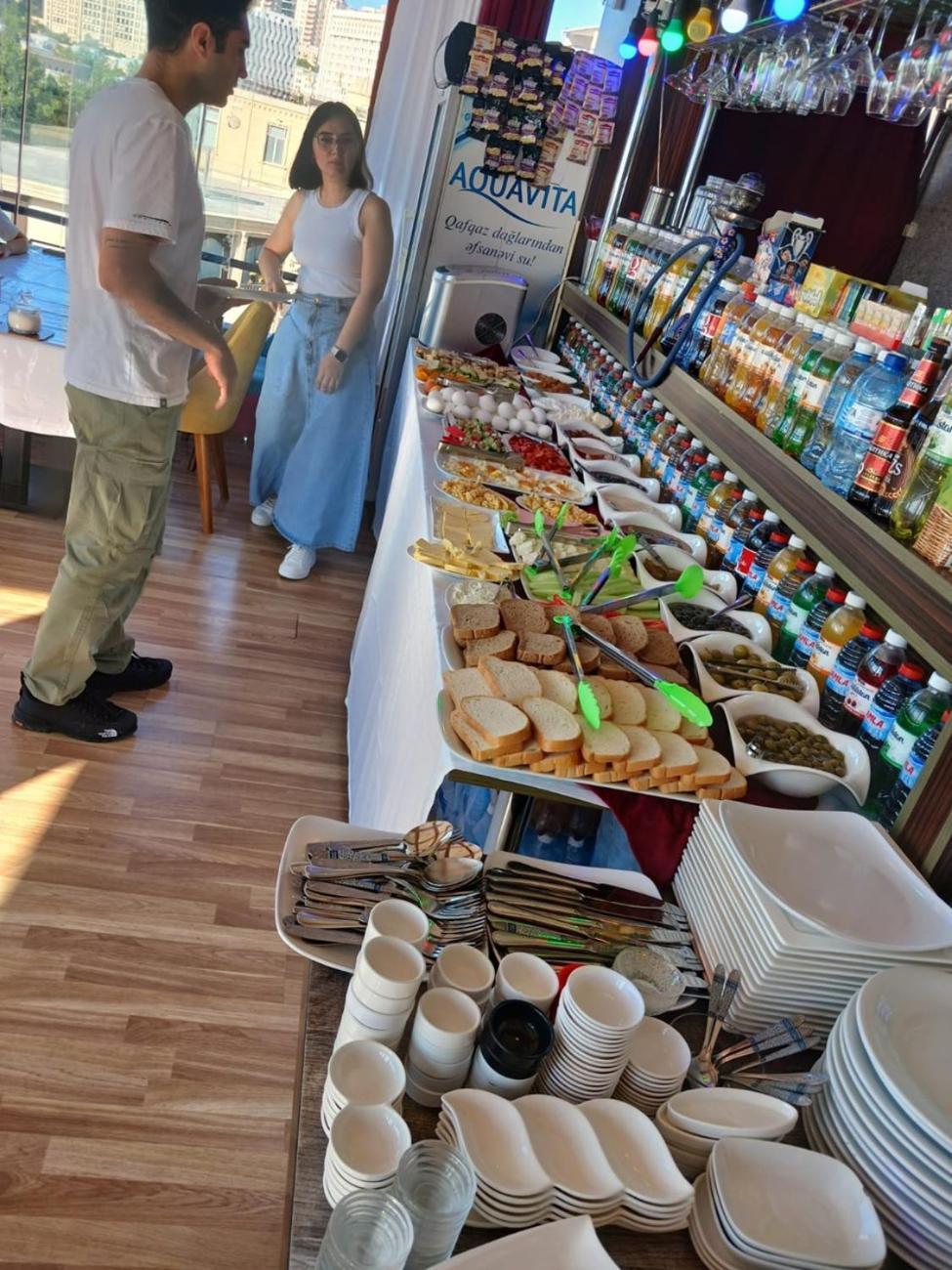 Avi Hotel Baku Ngoại thất bức ảnh
