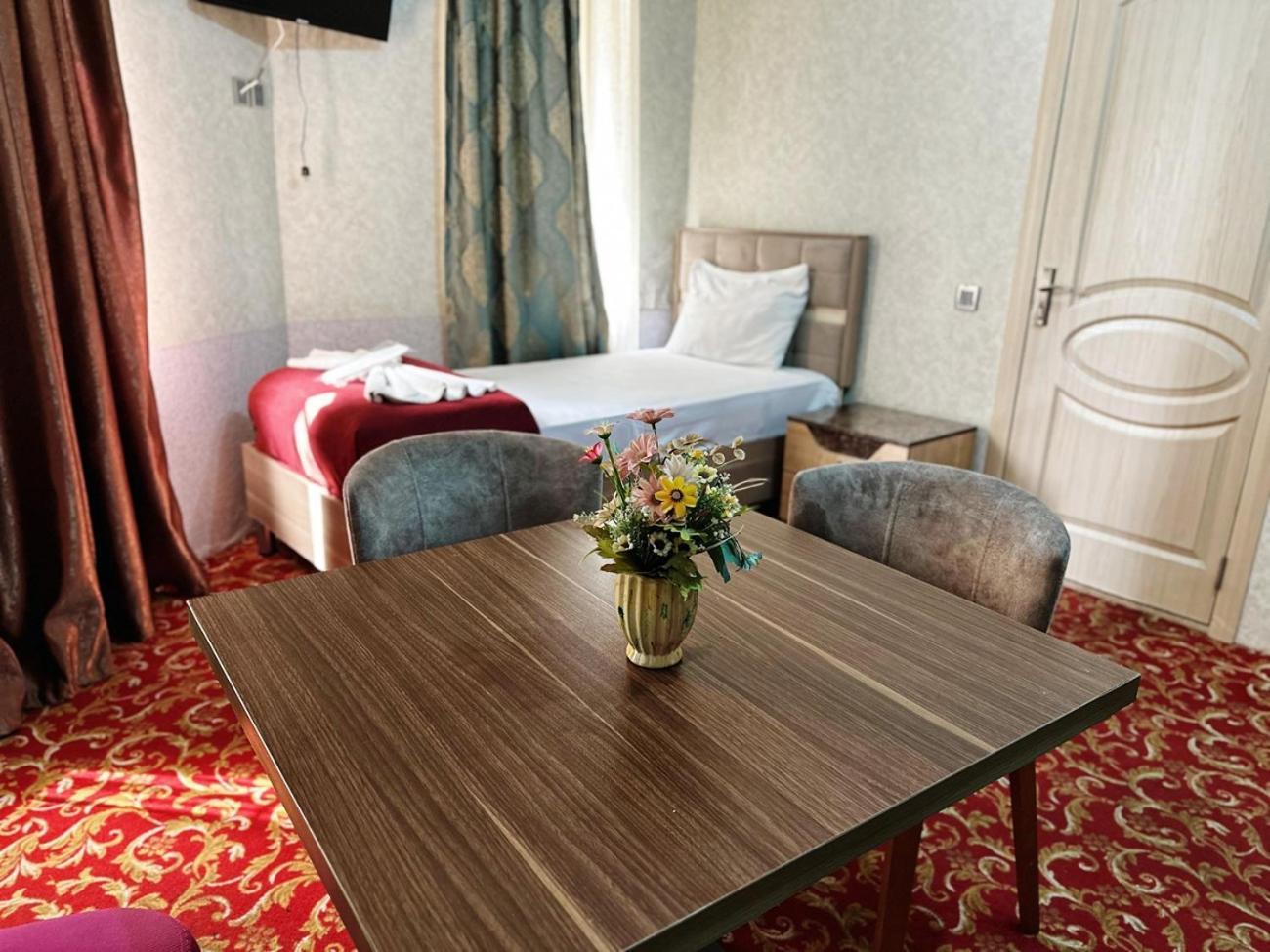 Avi Hotel Baku Ngoại thất bức ảnh