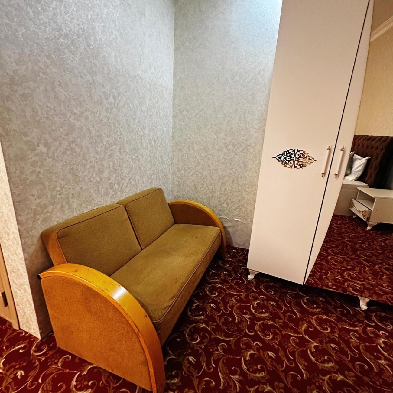 Avi Hotel Baku Ngoại thất bức ảnh
