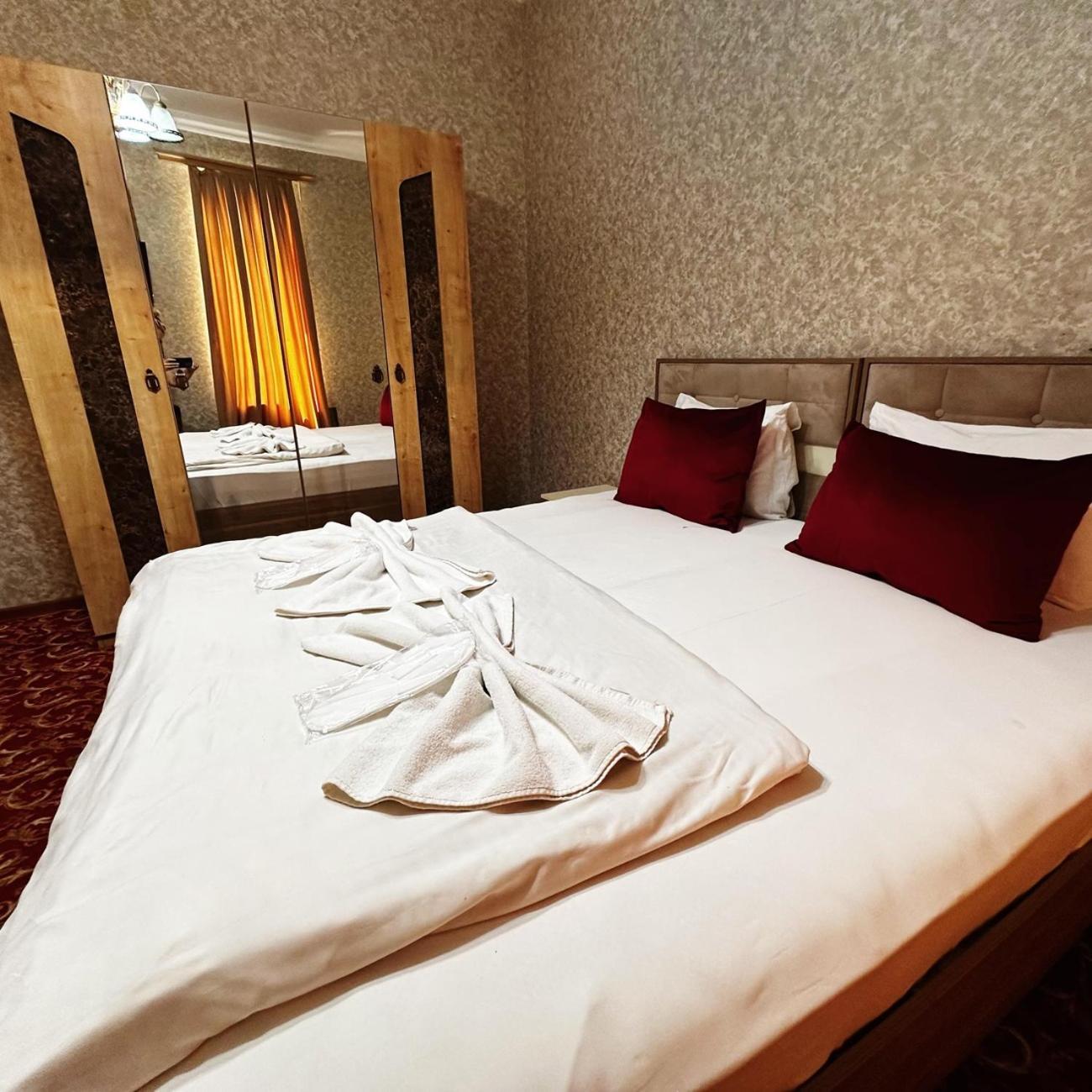 Avi Hotel Baku Ngoại thất bức ảnh