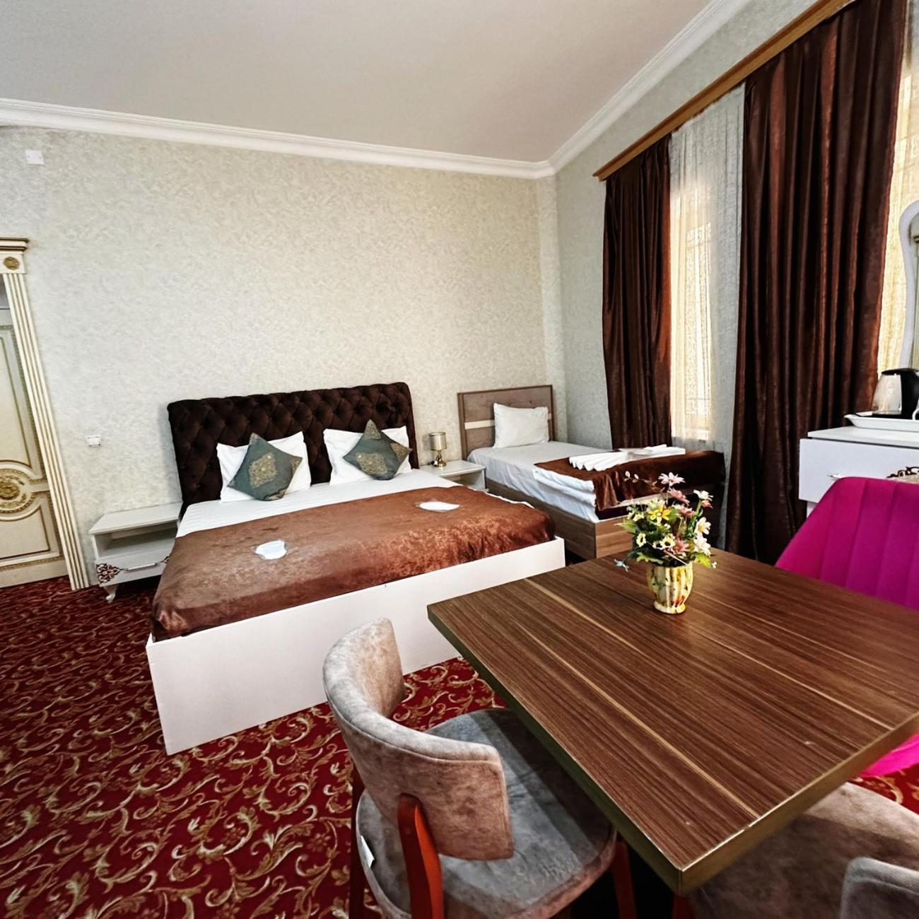 Avi Hotel Baku Ngoại thất bức ảnh