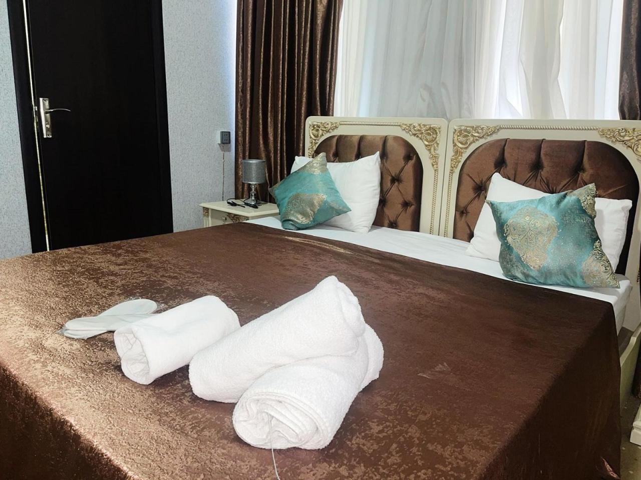 Avi Hotel Baku Ngoại thất bức ảnh