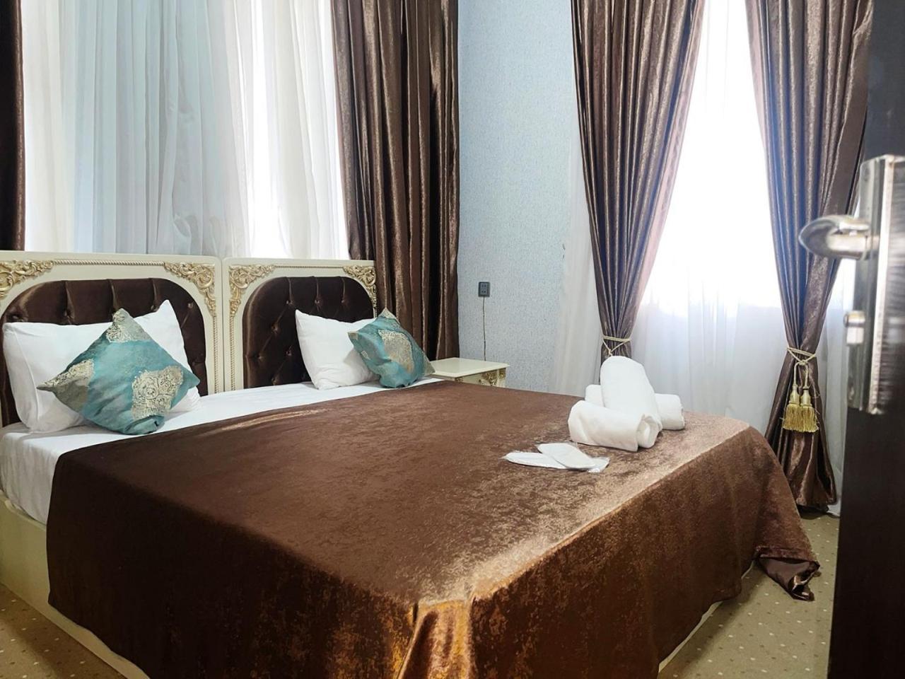Avi Hotel Baku Ngoại thất bức ảnh