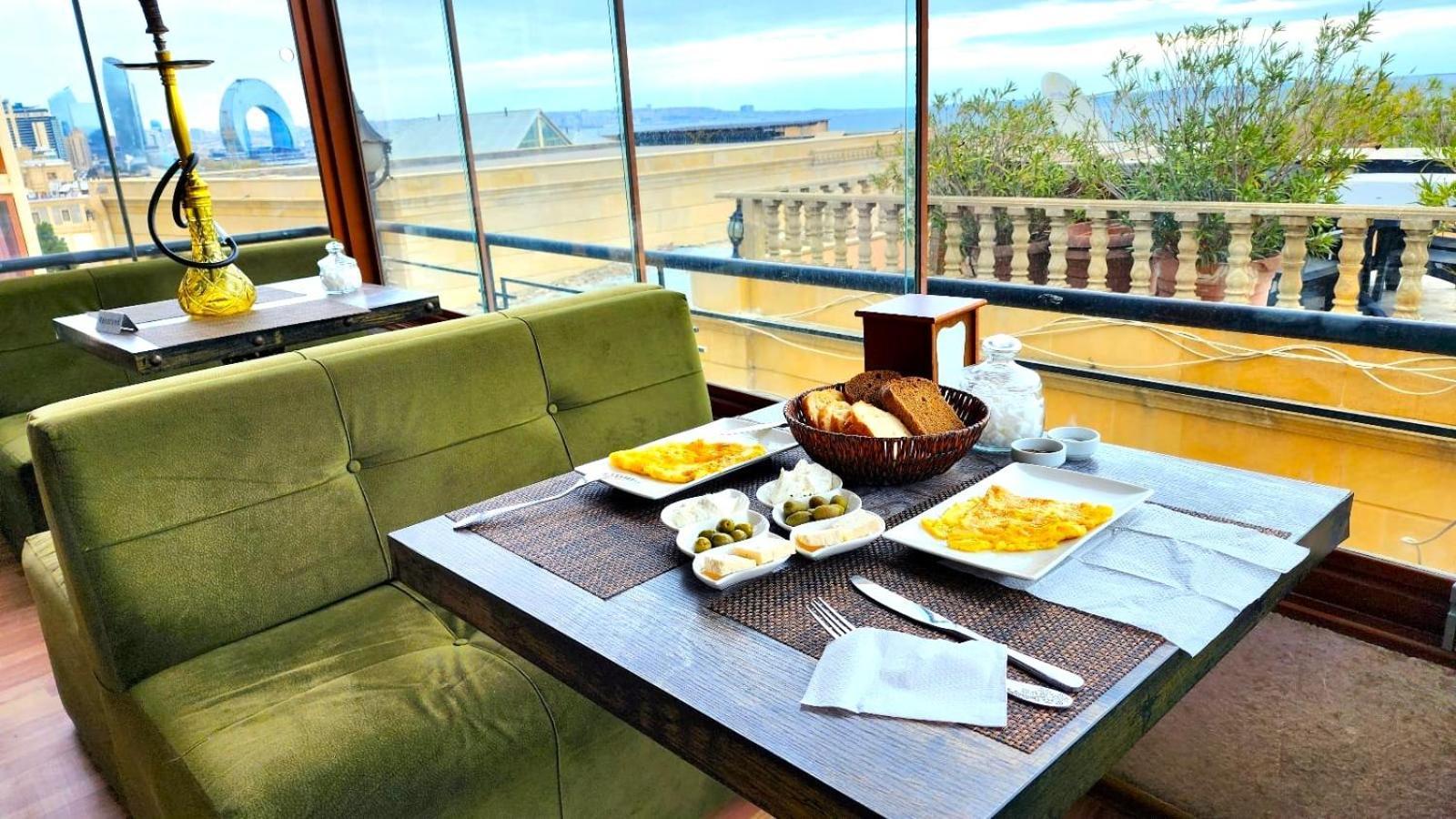 Avi Hotel Baku Ngoại thất bức ảnh